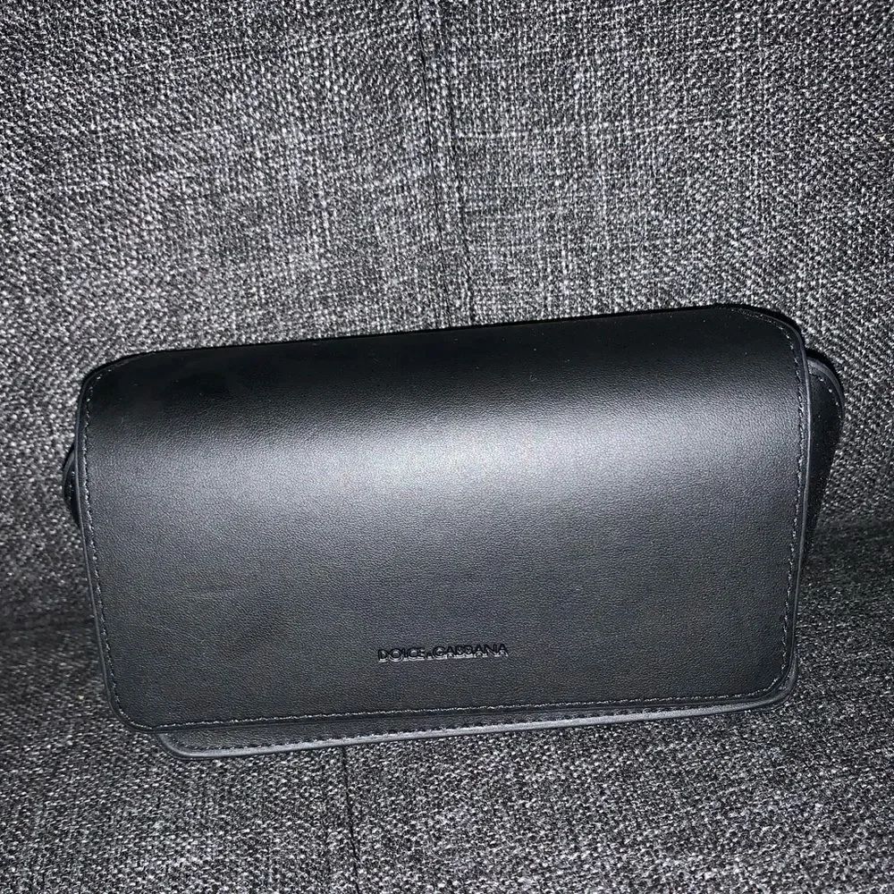 Dolceโ&โGabbanaโ
Sunglassโcase